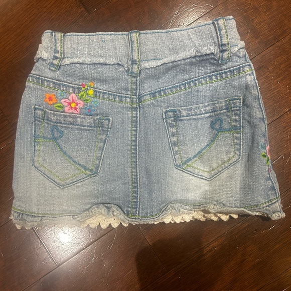 the children’s place denim skirt - Picture 2 of 3